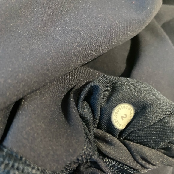 Lululemon ➰ ladies blue high waisted 7/8 length CAN2 - Picture 3 of 4